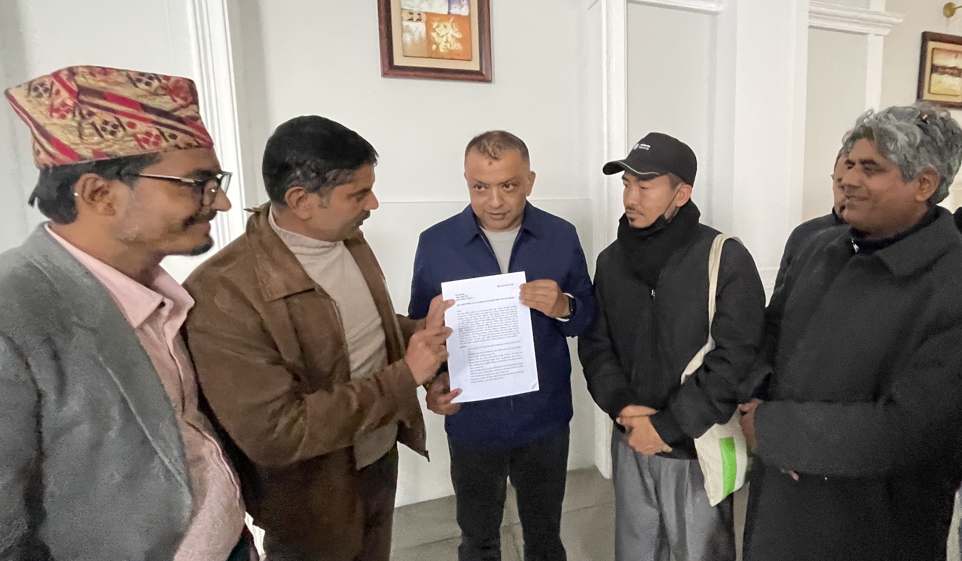 Athletes submit recommendation paper to political parties