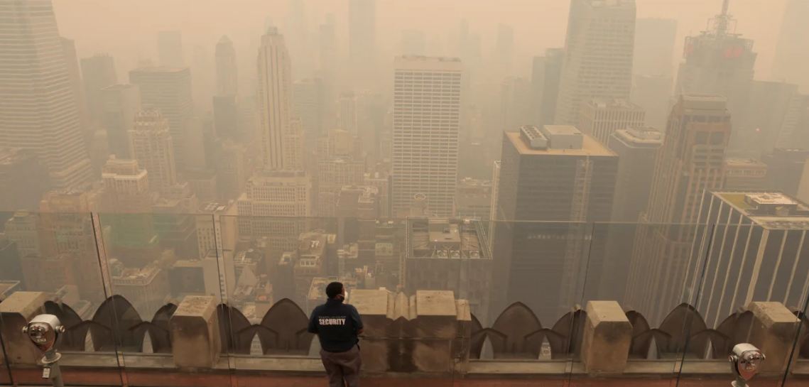 Record-breaking air pollution grips New York, people urged to stay indoors