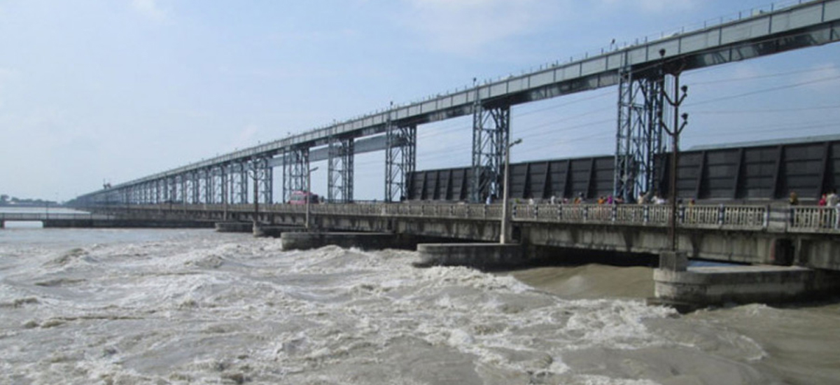 Truck plunges into Koshi Barrage, driver and passengers rescued