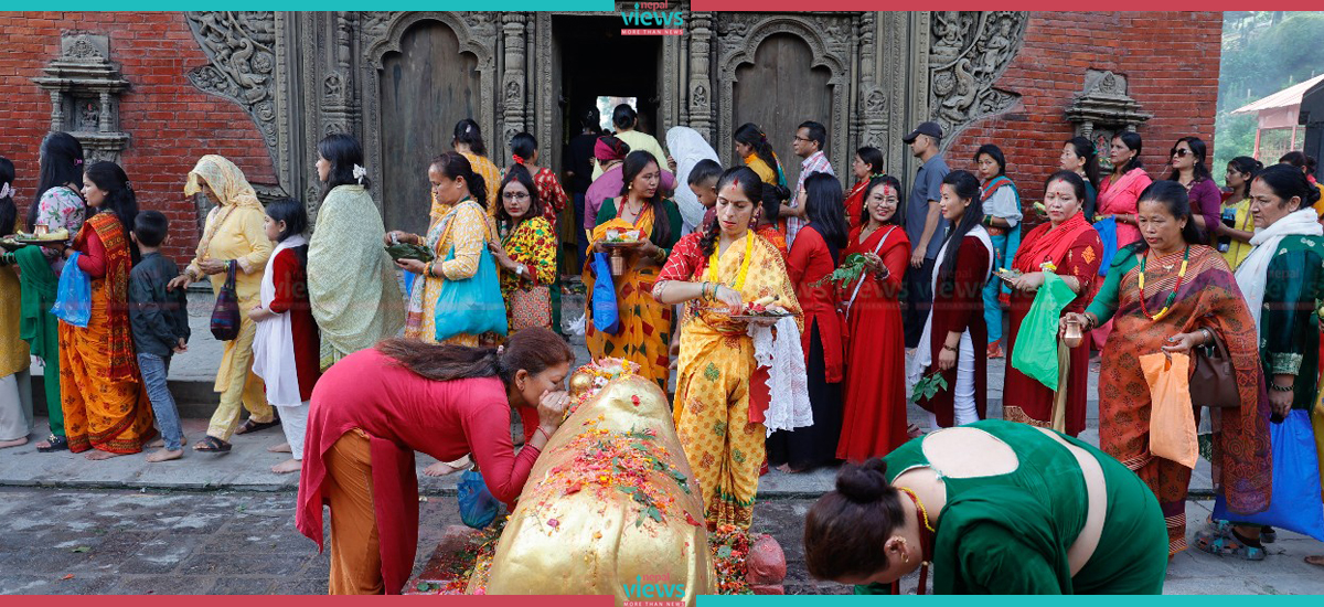 Crowd of Devotees in Lord Shiva's Gokarneshwor temple (Photo Feature)