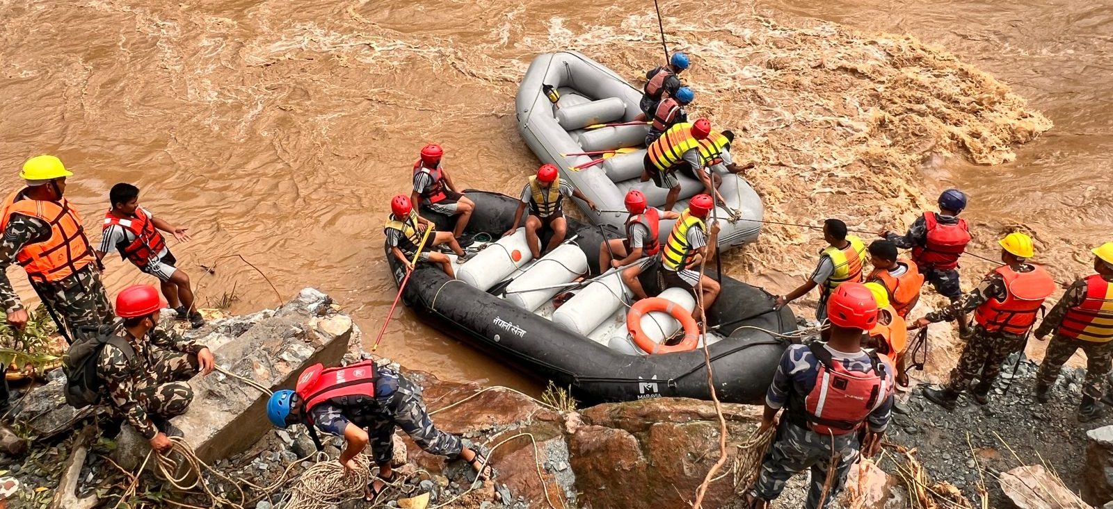 Simaltal landslide: 149 APF personnel mobilized to search for the missing bus passengers