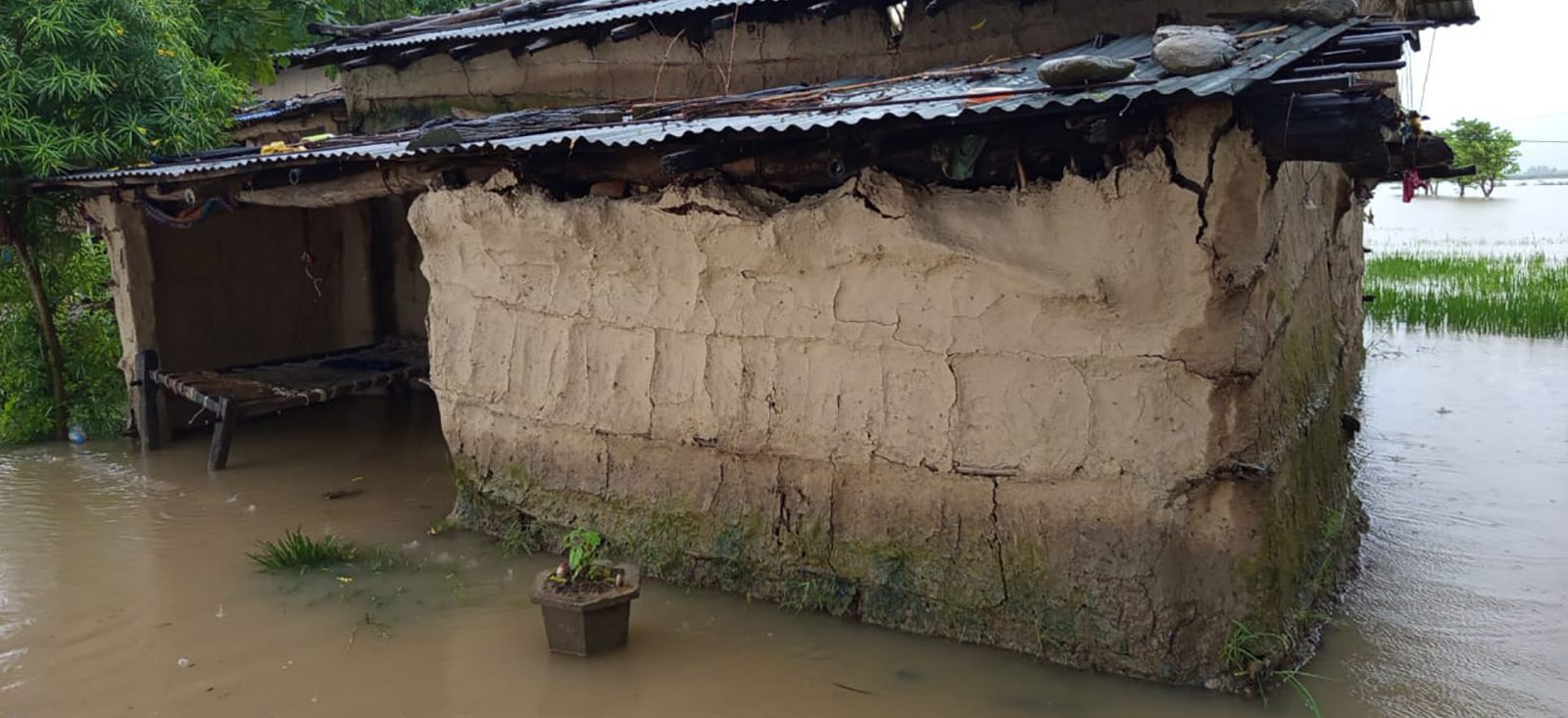 Flood affects life in Bhajani