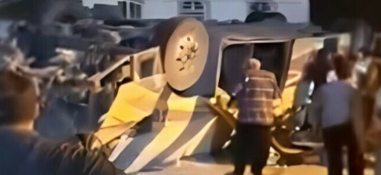 28 killed as bus carrying Pakistan pilgrims crashes in Iran