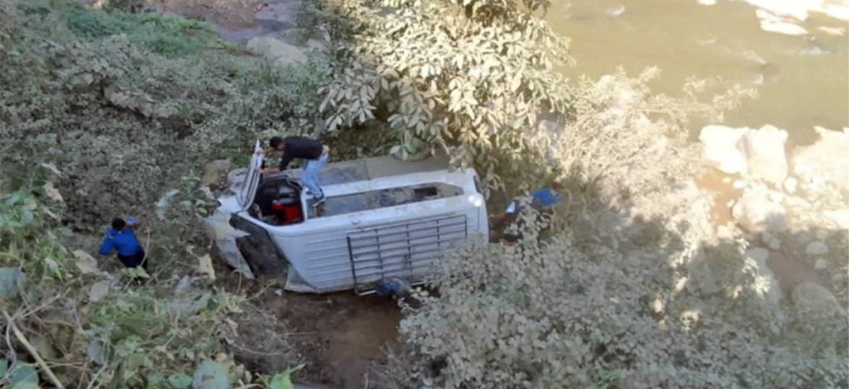 11 injured in van accident at Dhading