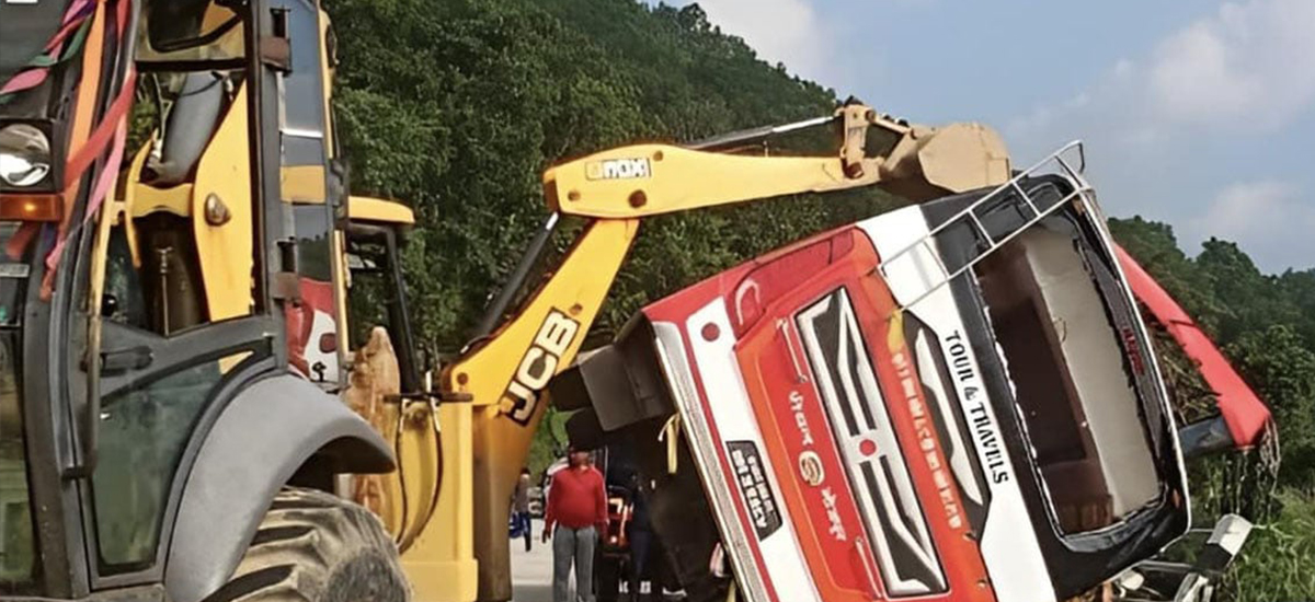 Bus accident in Sindhuli results in death of 2 people