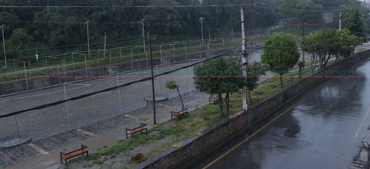 Rainfall in Kathmandu (Photos)
