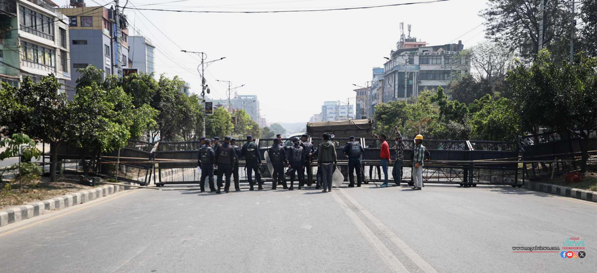Preparation to stop monarchists outside Ring Road (Photo Feature)