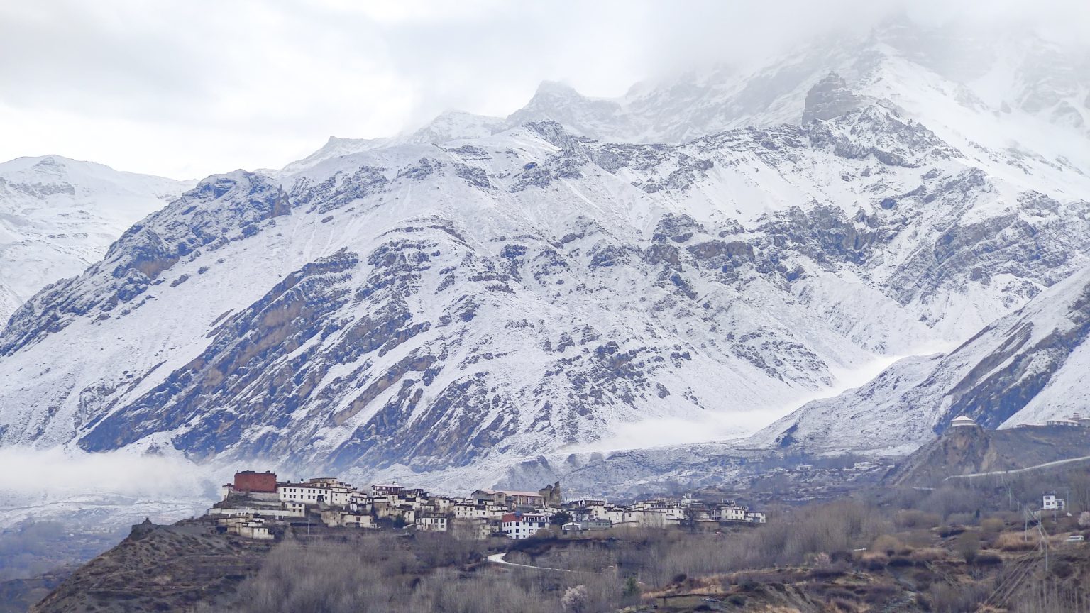 Snowfall in Mustang (Photos)