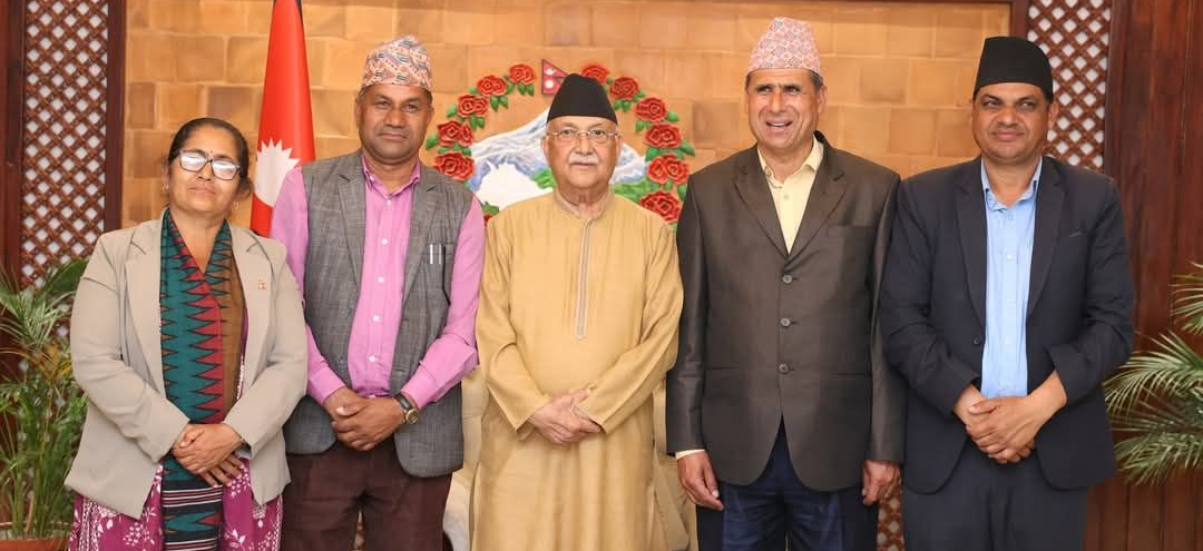 Teachers not to halt their protest even after meeting PM Oli