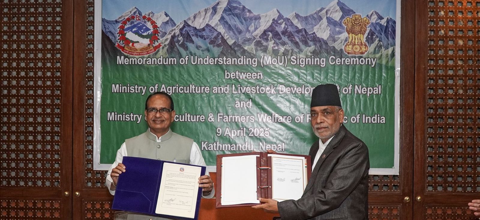 Agriculture Minister Adhikari and Indian's Union Minister of Agriculture Chouhan sign MoU