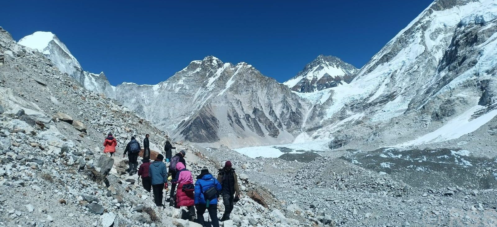 7 expeditions issued permits to climb Mt Everest