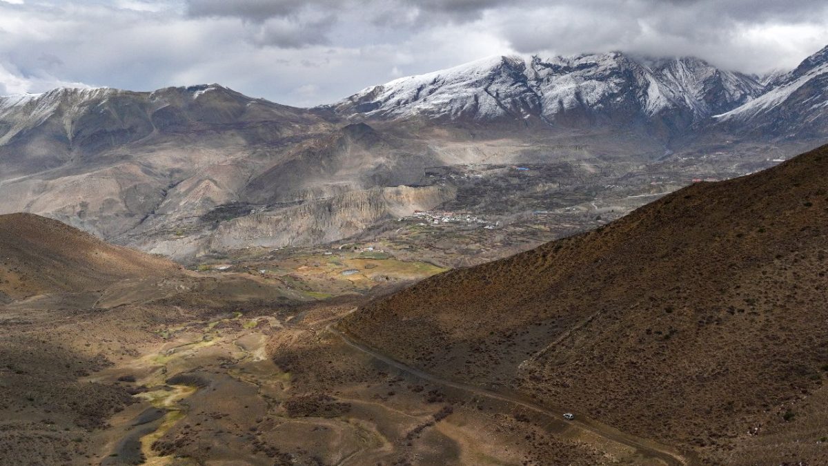 Mustang: District beyond mountains  (Photos)