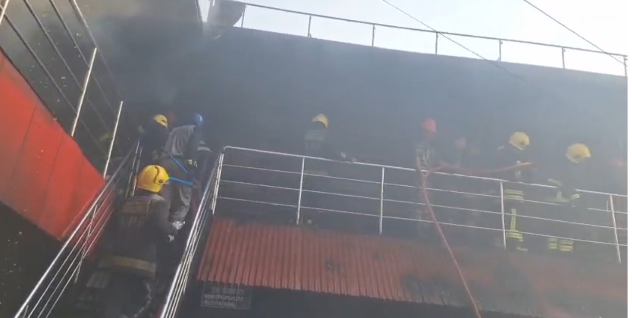 Satungal garment shop catches fire