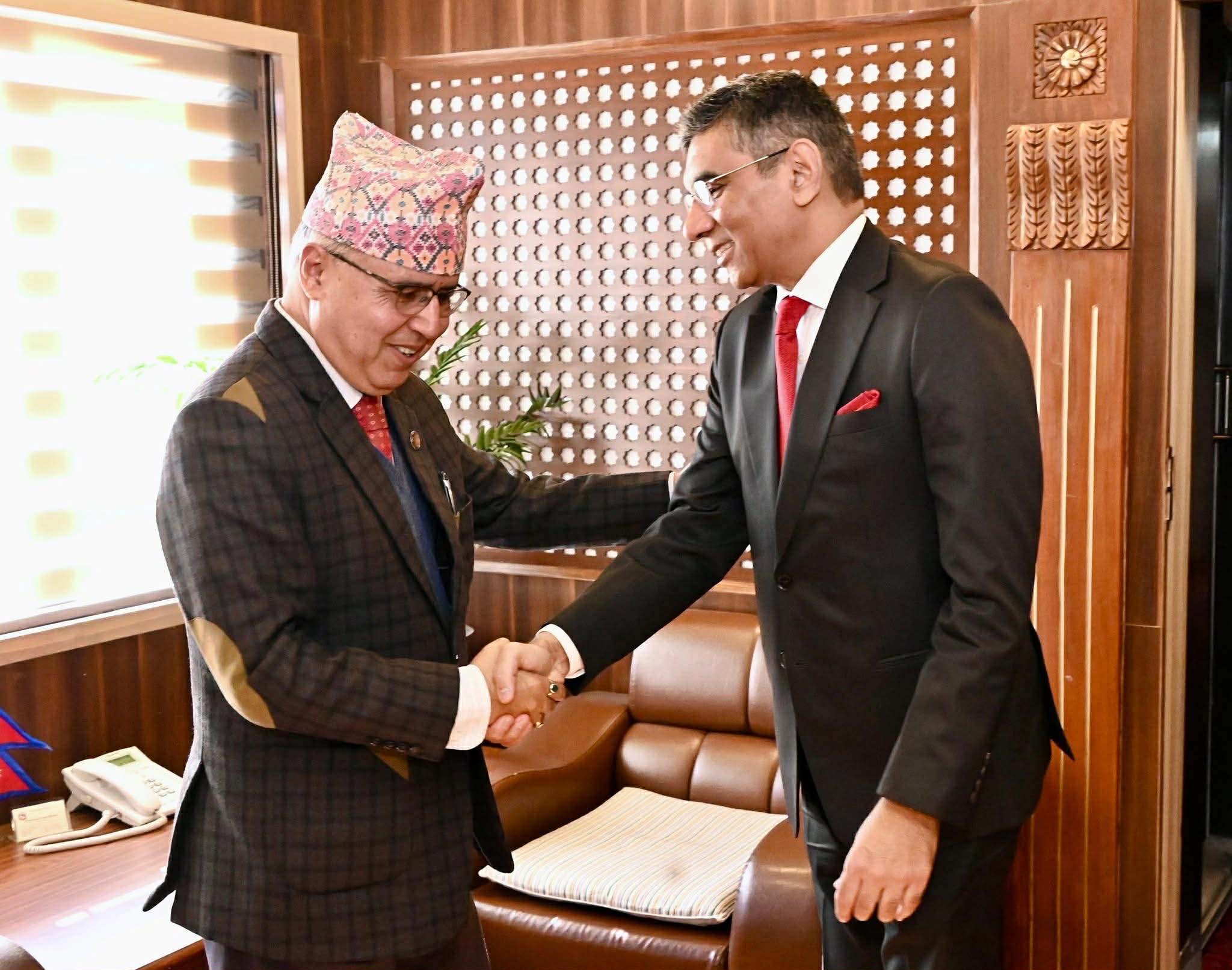 591673890_1158036893