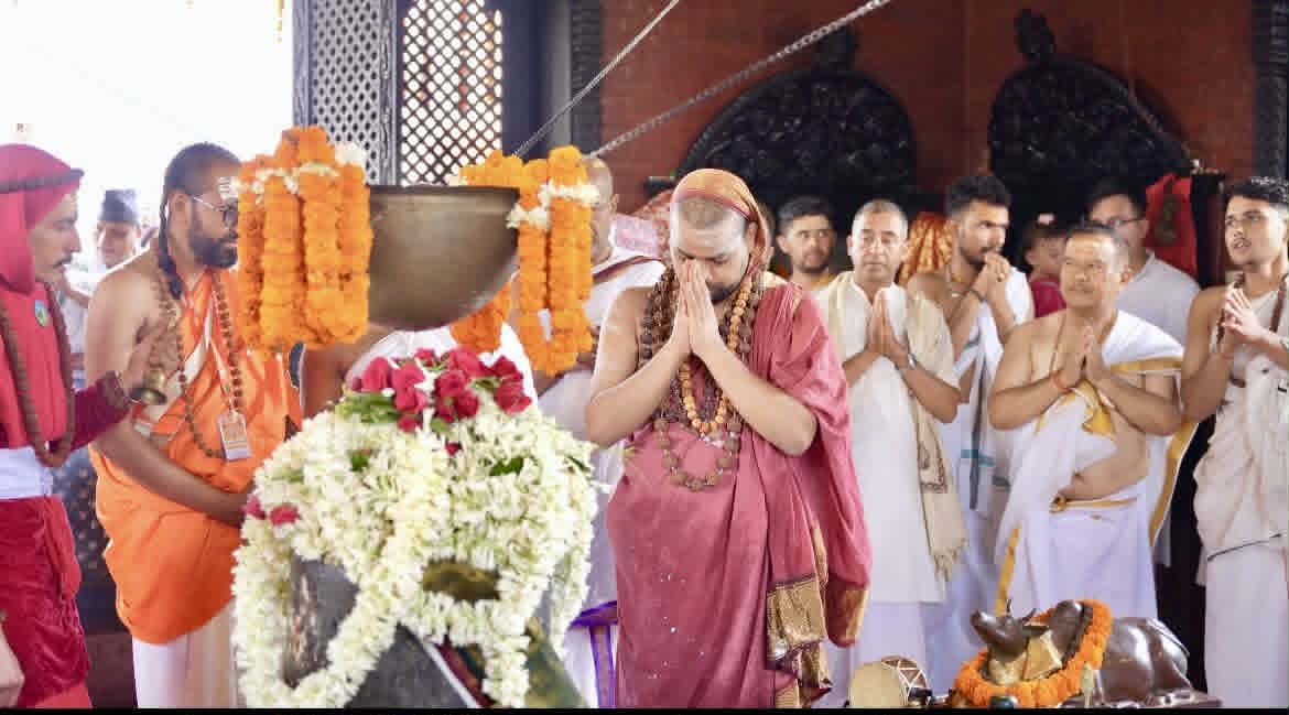 जगद्गुरु शङ्कराचार्यले चन्द्रागिरिस्थित भालेश्वर महादेव मन्दिरमा गरे पूजाअर्चना