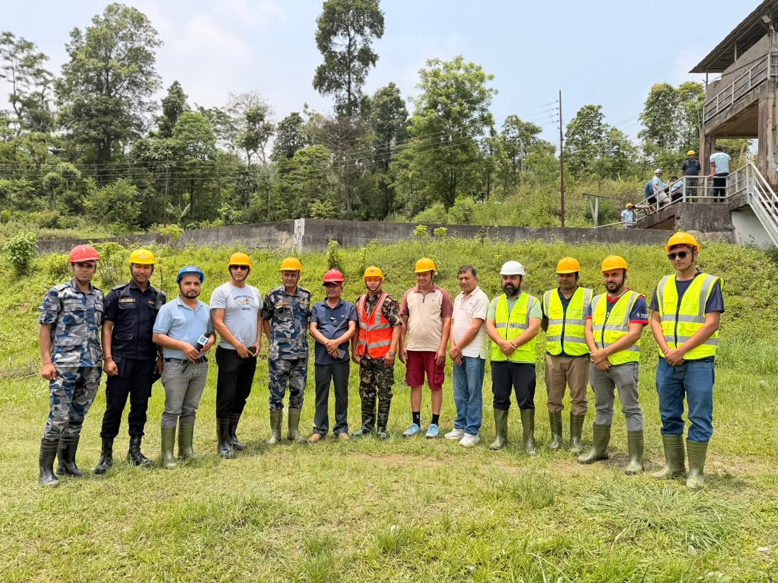 भासिँदै मेची राजमार्गः राजदुवाली खण्डमा सुरुङ सिपेजको आशंका