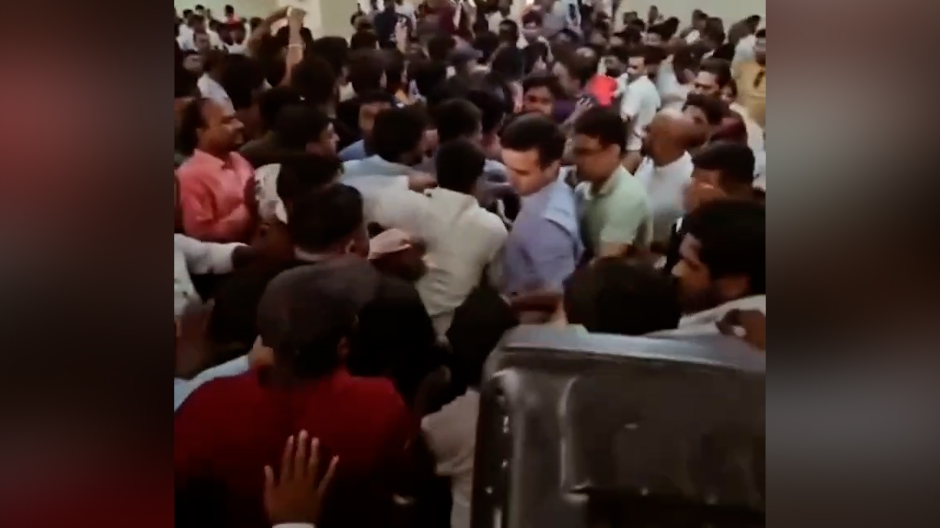 रास्वपा बारा जिल्लाको विस्तारित बैठकमा तनाव, सांसद तथा नेताहरूविरुद्ध नाराबाजी